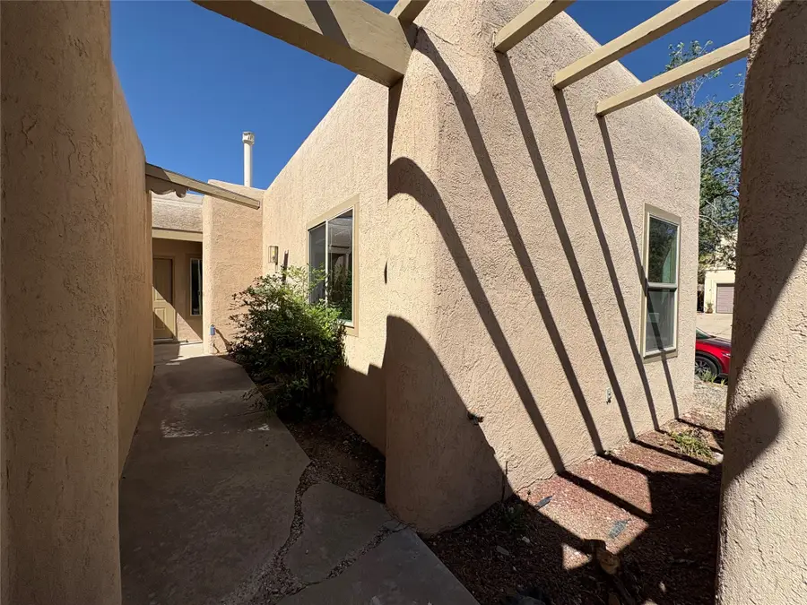 2729 La Bajada, Santa Fe, NM 87505 - #2