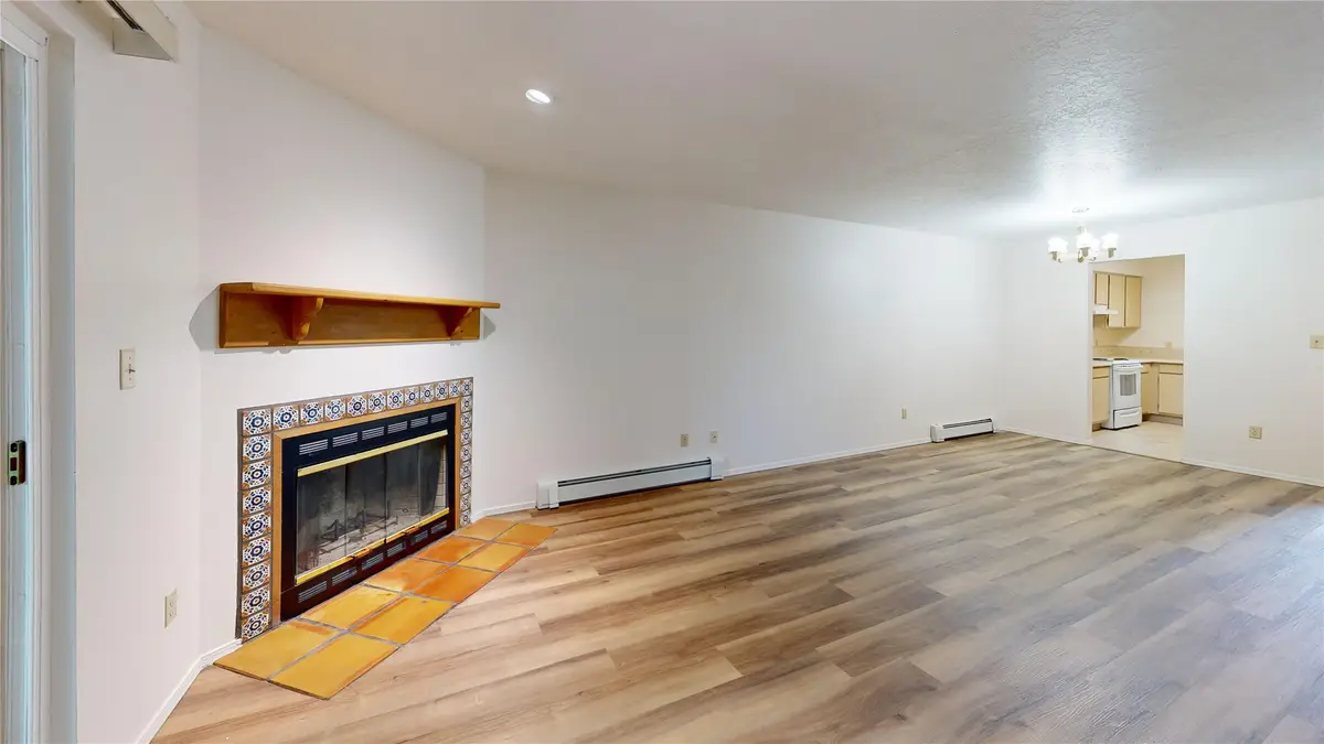 1300 Iris #103, Los Alamos, NM 87544 - #1