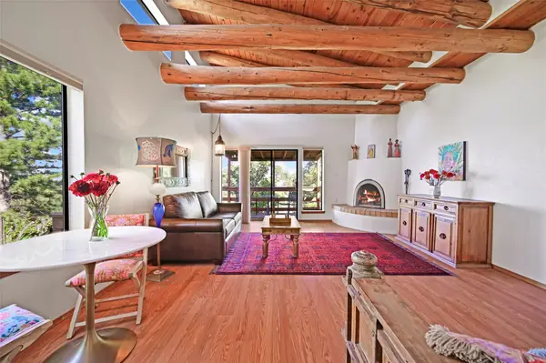 2056 Placita De Vida, Santa Fe, NM 87505