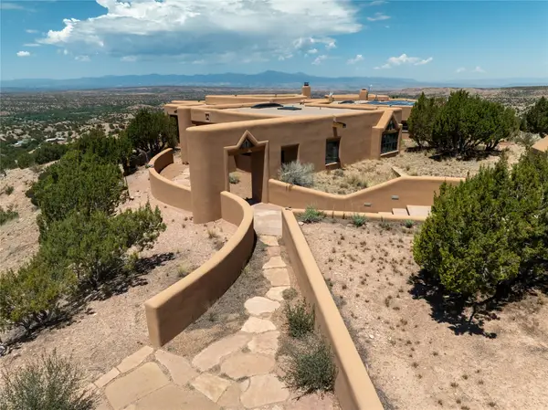 61 Three Rock Rd, Santa Fe, NM 87506