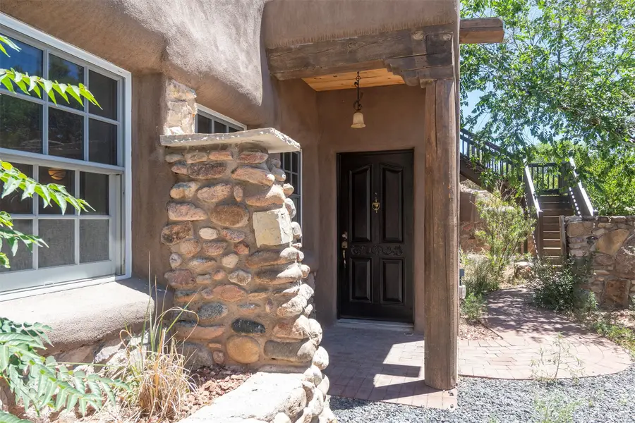 547 Hillside Ave., Santa Fe, NM 87501 - #2