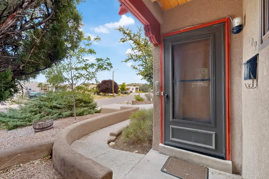 109 Camino De Las Crucitas, Santa Fe, NM 87501 - #3