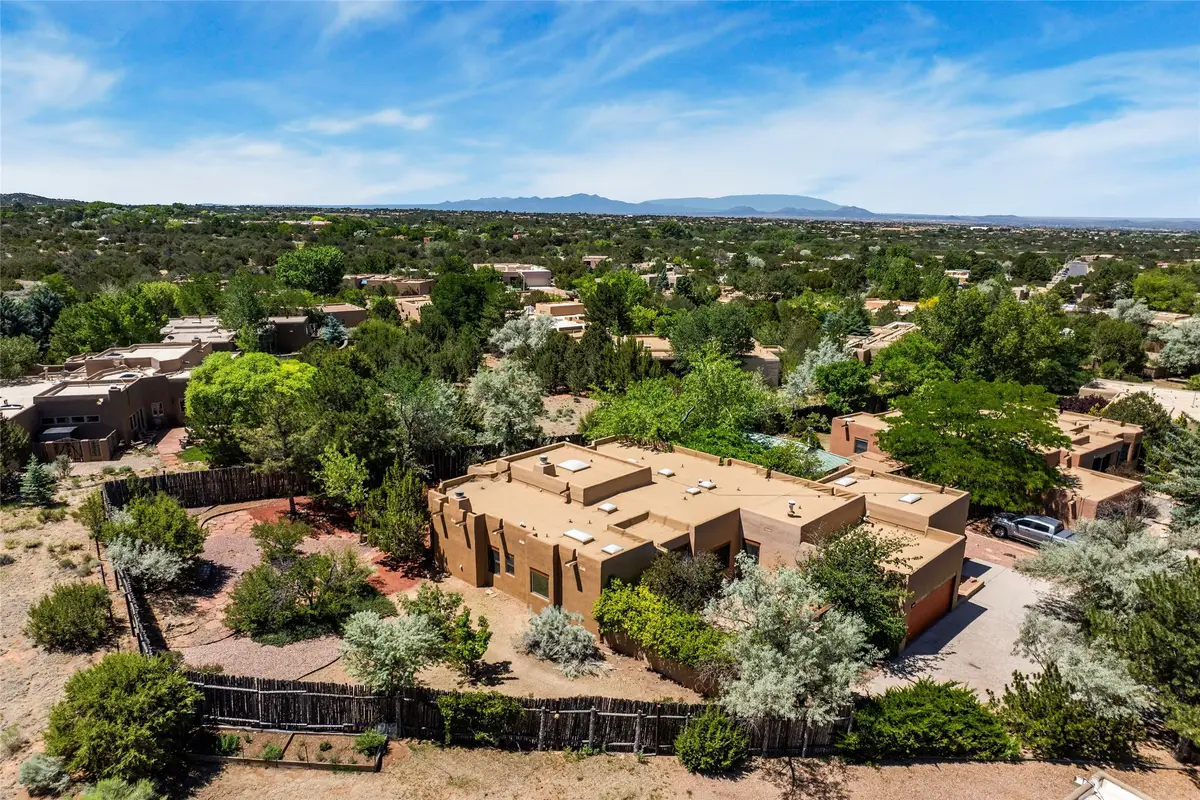 611 Caminito Del Donaldo, Santa Fe, NM 87505 - #1