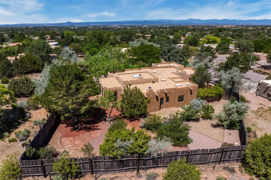 611 Caminito Del Donaldo, Santa Fe, NM 87505 - #3