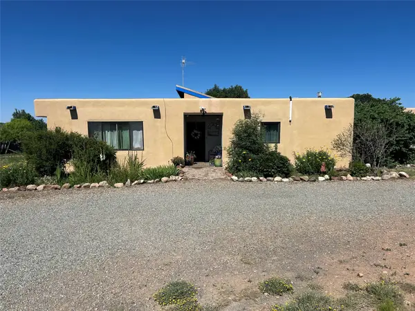 47A Camino Montoya, Santa Fe, NM 87507