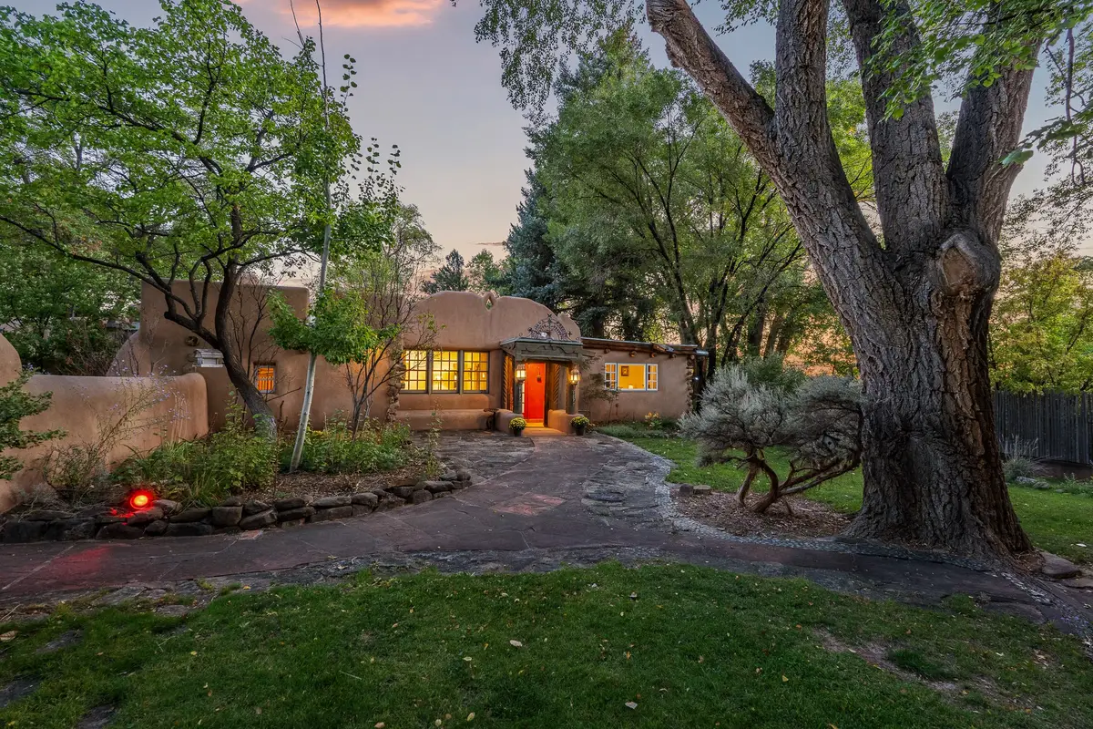 560 Piedmont, Taos, NM 87571 - #1