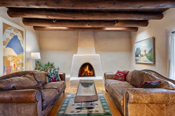 416 Apodaca Hill, Santa Fe, NM 87501