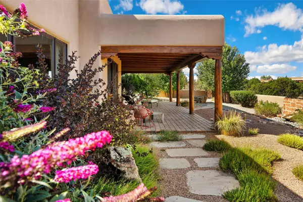 13 Sundance Circle, Santa Fe, NM 87506