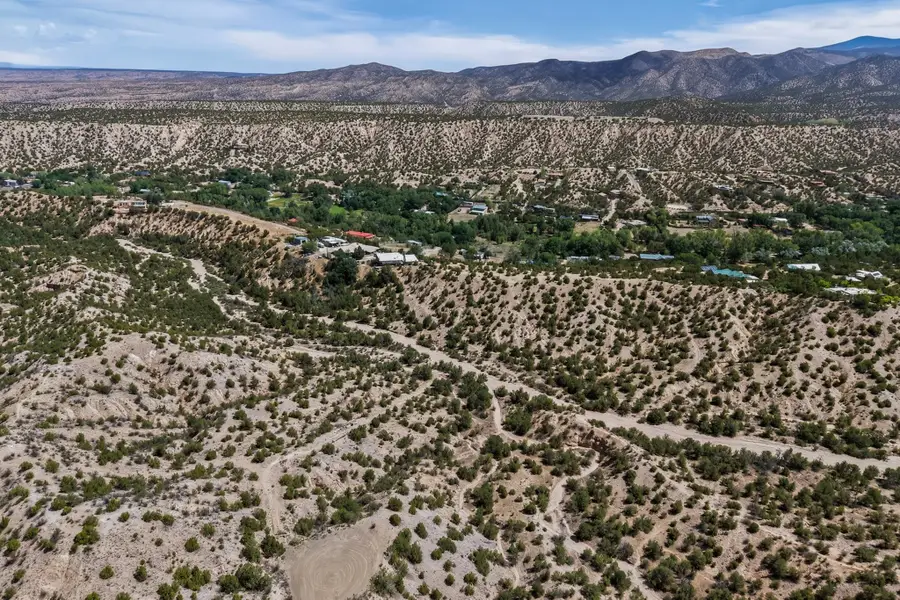 137 & 138 Vista Redonda, Santa Fe, NM 87506 - #2
