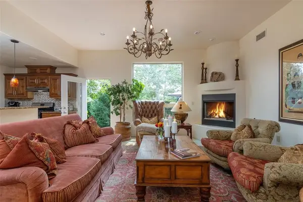 717 Calle Beatrice, Santa Fe, NM 87501
