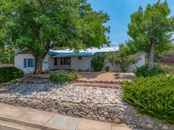 1113 S Luna Circle, Santa Fe, NM 87501