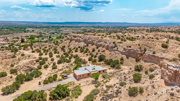 209 Thankhohay Poe (cr 113), Santa Fe, NM 87506
