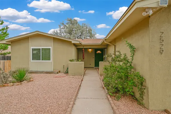 2529 Camino Cabestro, Santa Fe, NM 87505
