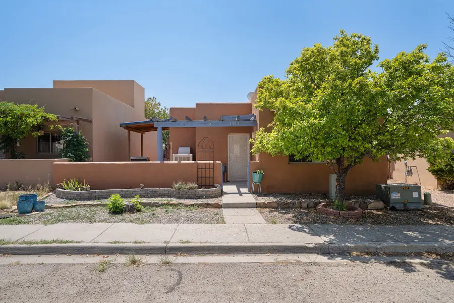 3913 Los Milagros Avenue, Santa Fe, NM 87507 - #2