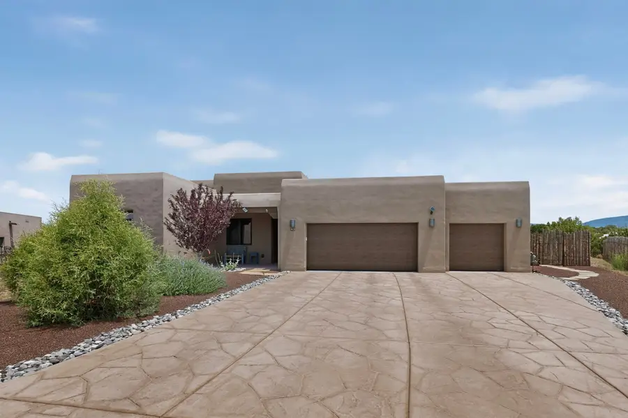 93 E Via Plaza Nueva, Santa Fe, NM 87507 - #2