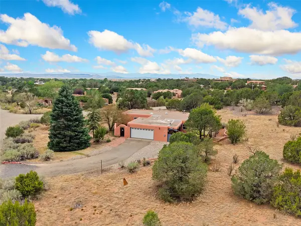 140 Calle San Simon, Santa Fe, NM 87505