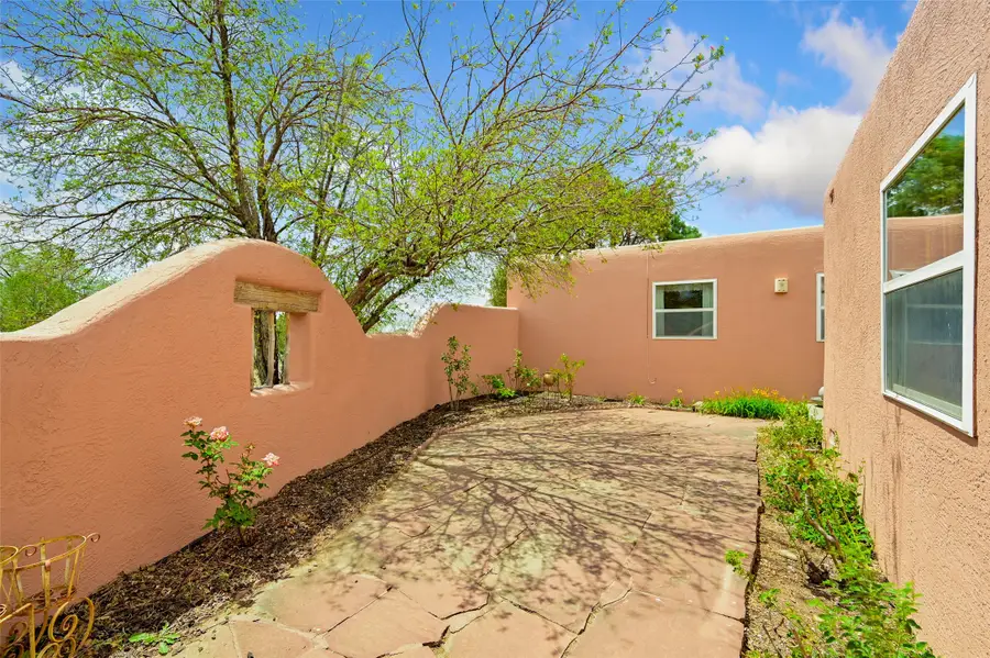 140 Calle San Simon, Santa Fe, NM 87505 - #3
