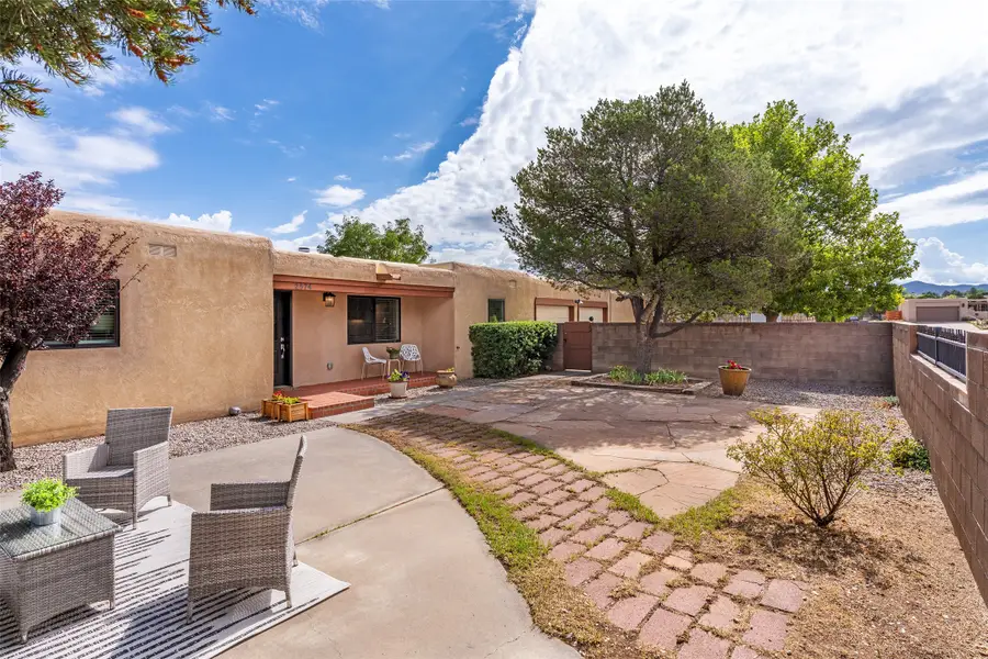 2574 Avenida De Isidro, Santa Fe, NM 87505 - #2