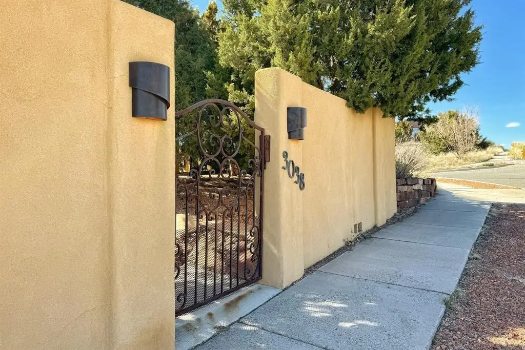 3038 Governor Lindsey Road, Santa Fe, NM 87505 - #1