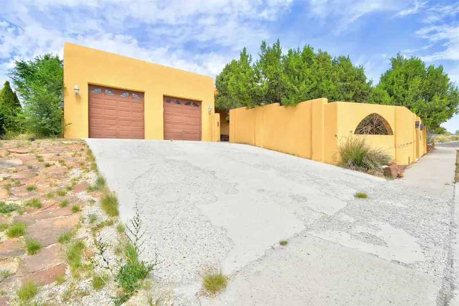 3038 Governor Lindsey Road, Santa Fe, NM 87505 - #3