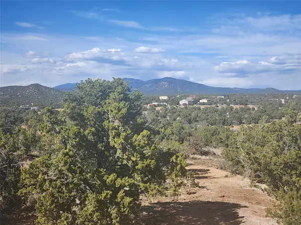 87 Camino Valle, Santa Fe, NM 87508