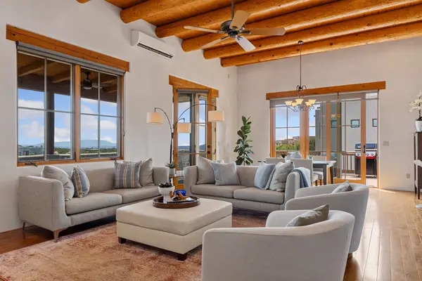 69 Avenida Frijoles, Santa Fe, NM 87507