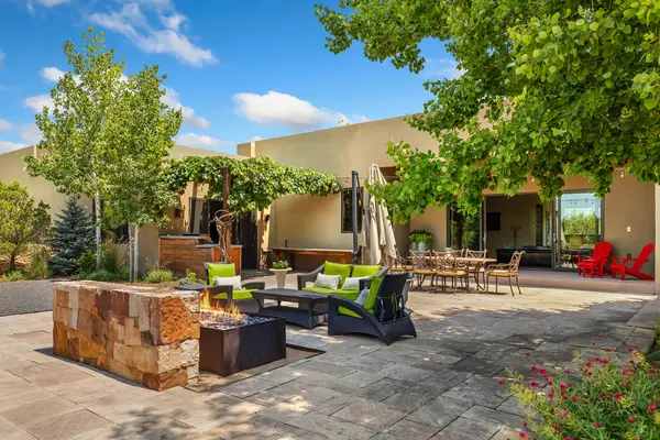 1858 Palacio Lane, Santa Fe, NM 87505