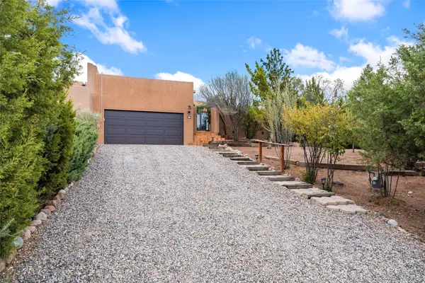 242 Loma Entrada, Santa Fe, NM 87501