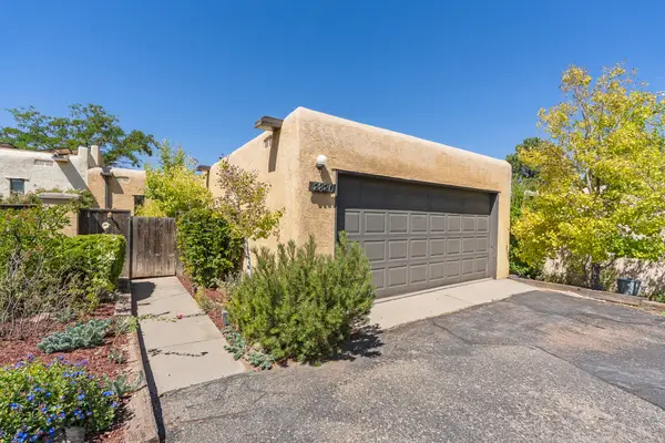 2820 Plaza Rojo, Santa Fe, NM 87507