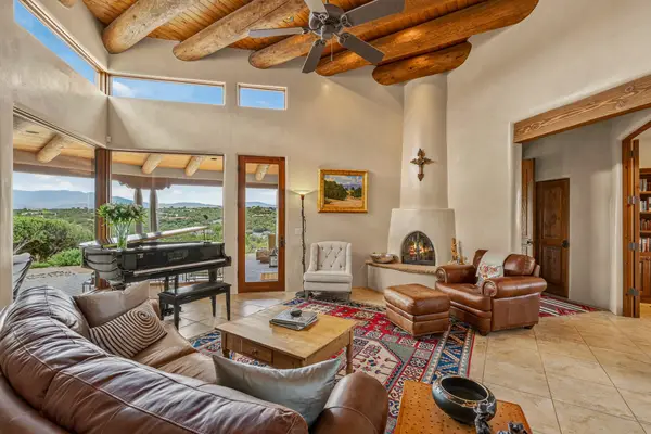 19 Sunrise Vista, Santa Fe, NM 87506