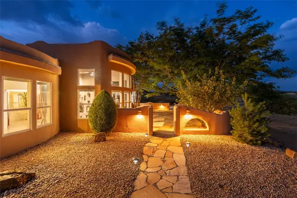 1 Sombra Court, Santa Fe, NM 87508