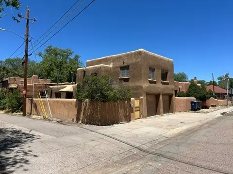 608 Webber, Santa Fe, NM 87505