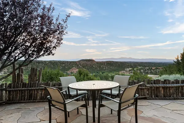 38 Lodge Trail #F, Santa Fe, NM 87506