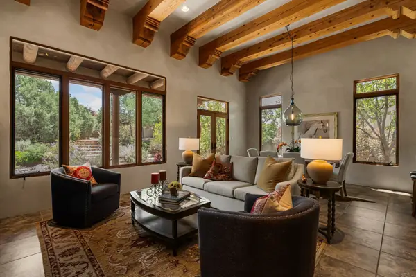 17 W Avenida Sebastian, Santa Fe, NM 87506