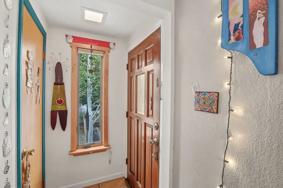 990 Calle Katarina, Santa Fe, NM 87507 - #2