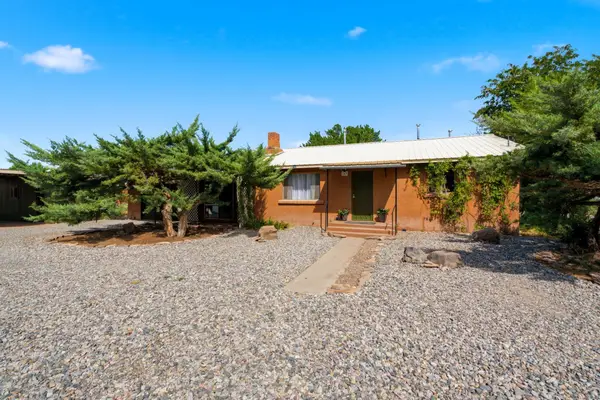 749 S Mccurdy, Espanola, NM 87532