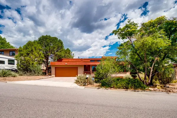 1980 Camino Mora, Los Alamos, NM 87544