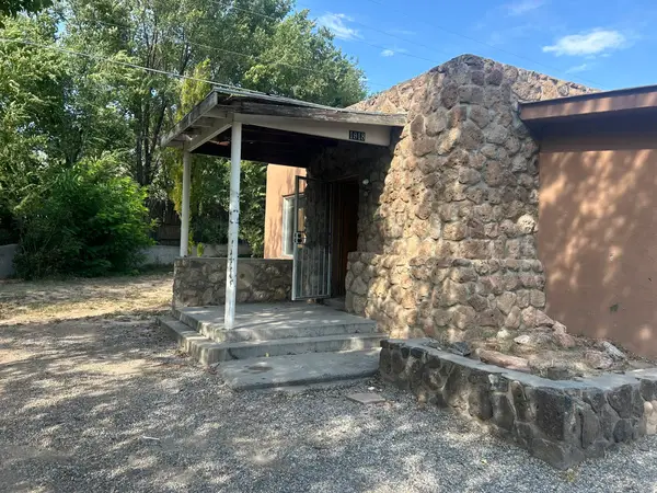 1918 Evergreen, Santa Cruz, NM 87567