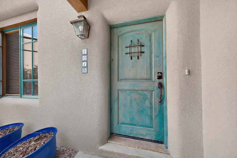 401B Apache, Taos, NM 87571 - #2