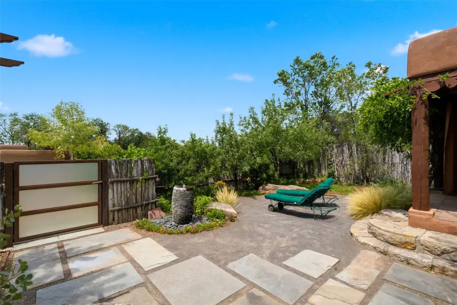 605 Sunset Street, Santa Fe, NM 87501 - #2