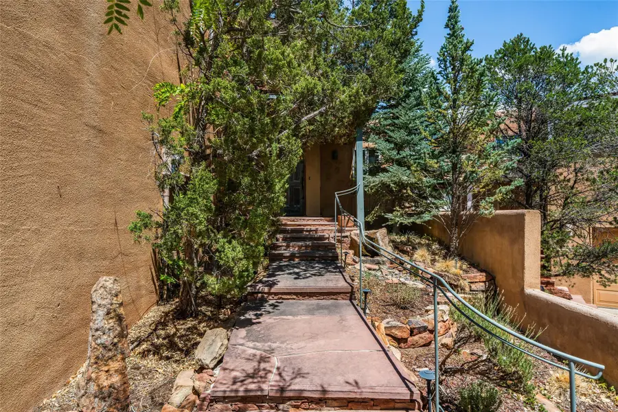 233 Camino De La Sierra, Santa Fe, NM 87501 - #3