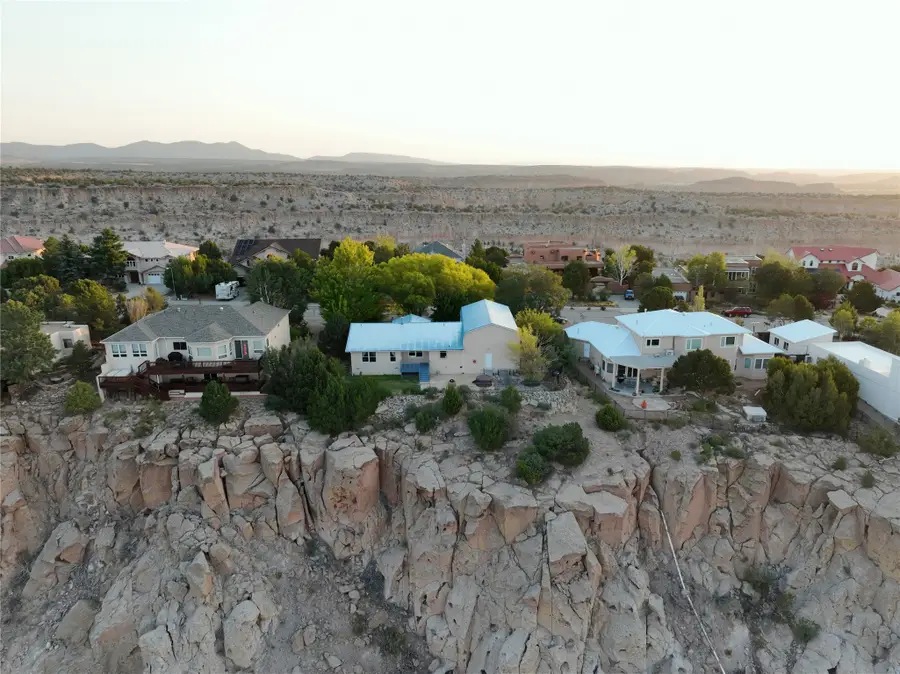 1795 Los Pueblos, Los Alamos, NM 87544 - #3