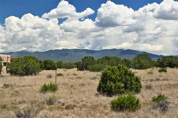 18 Golden Eagle W, Santa Fe, NM 87506