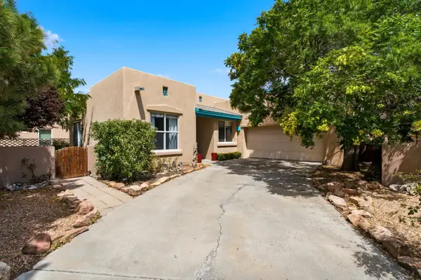 3 Eagle Thorn Place, Santa Fe, NM 87508