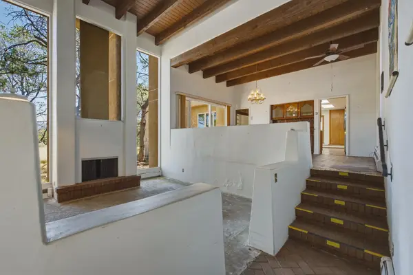 136 Ridgecrest Drive, Santa Fe, NM 87505