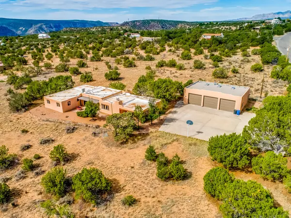 311 Potrillo Drive, White Rock, NM 87544