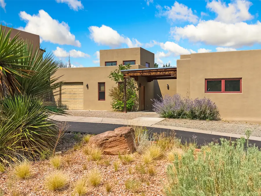 3 Calle Las Casas, Santa Fe, NM 87507 - #2
