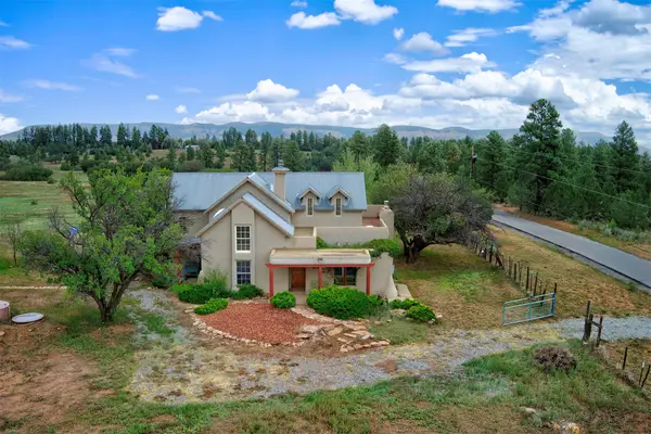 901 County Road 426, Coyote, NM 87012