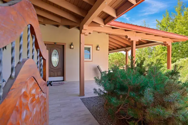 12 Featherbush Court, Santa Fe, NM 87508