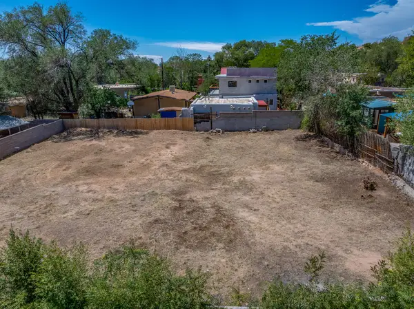 132 Bob, Santa Fe, NM 87501